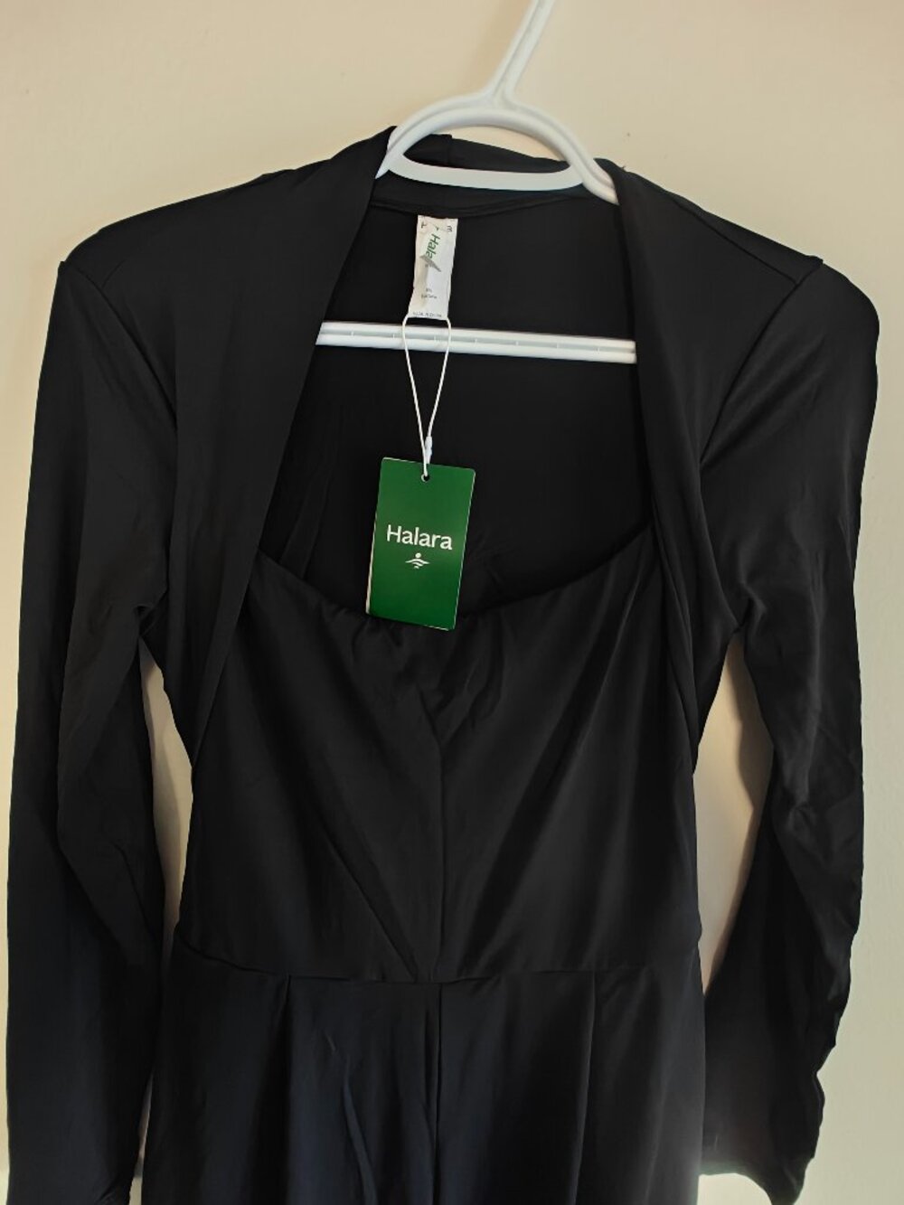 HALARA LONG SLEEVE WIDE LEG JUMPSUIT (SIZES MEDIUM & LARGE REGULAR ) - Picture 7 of 7